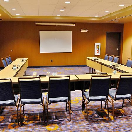 Отель Courtyard By Marriott Columbus New Albany Экстерьер фото