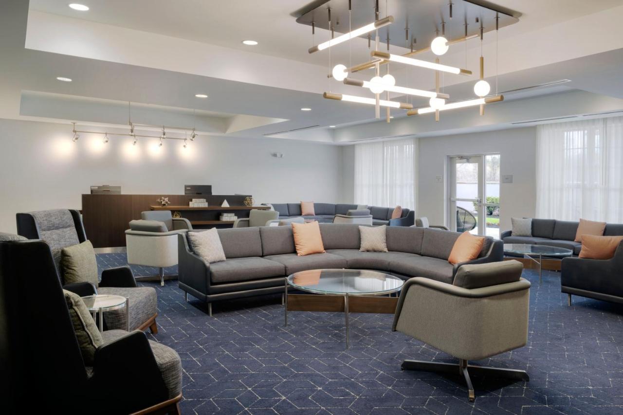 Отель Courtyard By Marriott Columbus New Albany Экстерьер фото