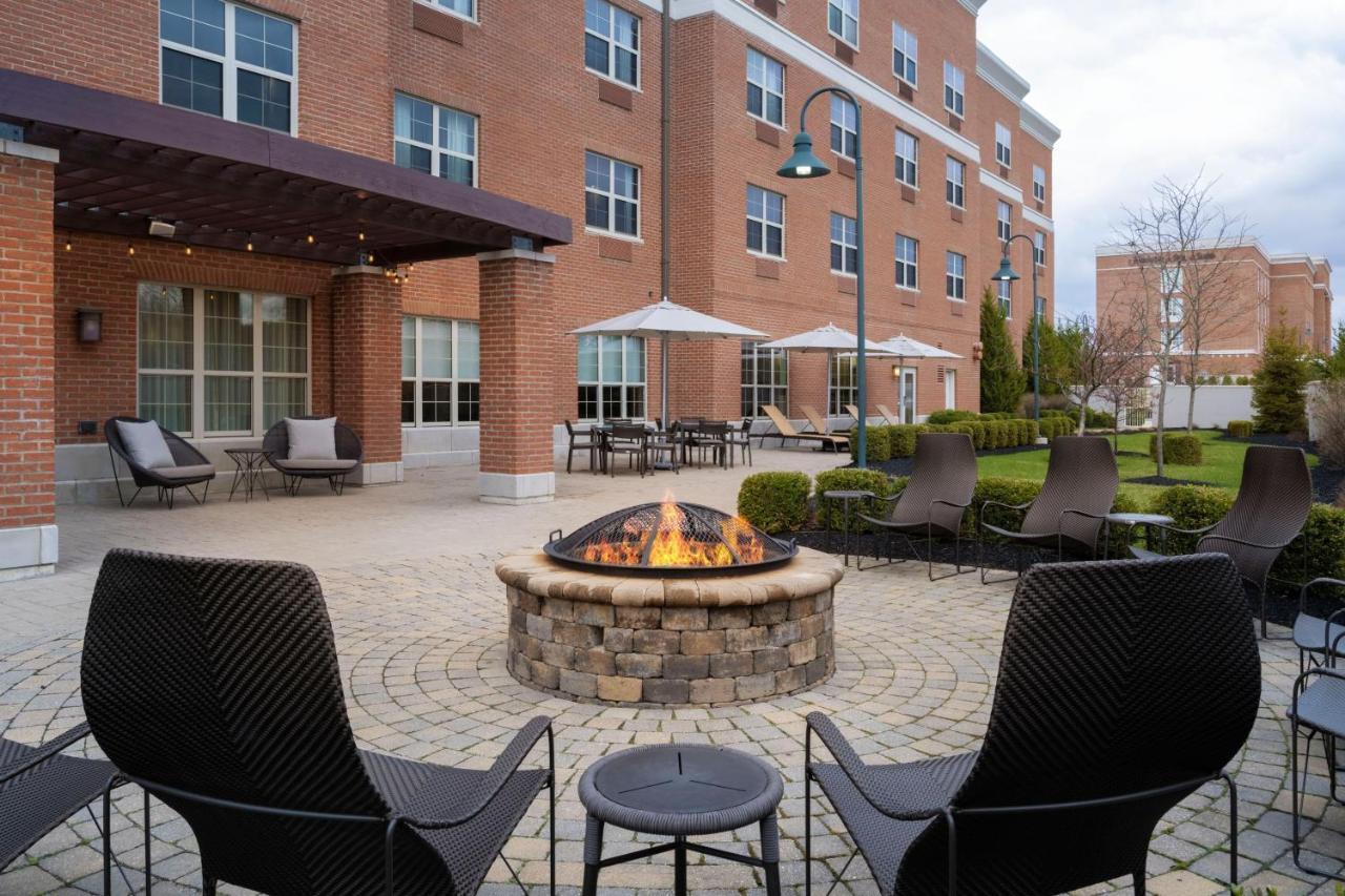 Отель Courtyard By Marriott Columbus New Albany Экстерьер фото