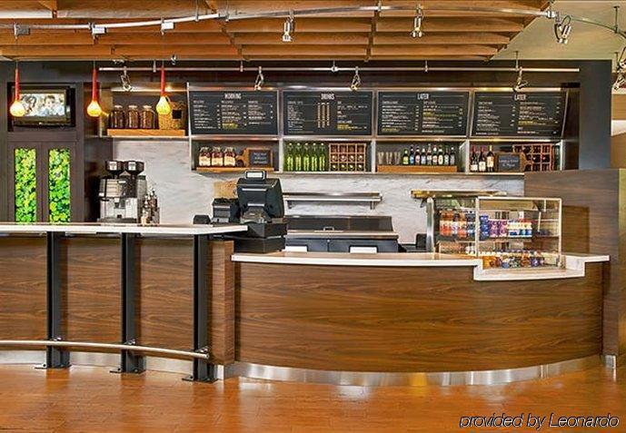Отель Courtyard By Marriott Columbus New Albany Экстерьер фото